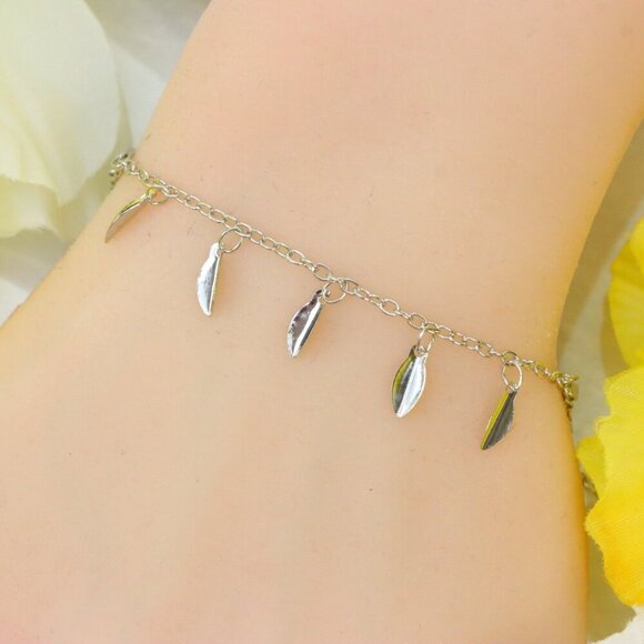 Minimalist Bracelet, Sleek & Modern Design, Women’s Fashion, YC110287-B - Picture 5 of 10